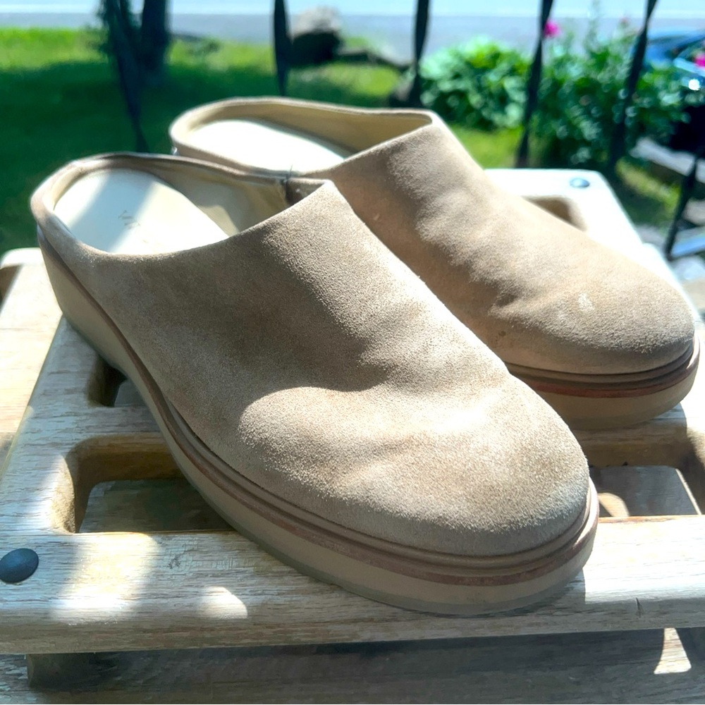 VINCE Chunky Sole Suede Clogs Women's Size 6.5M Tan